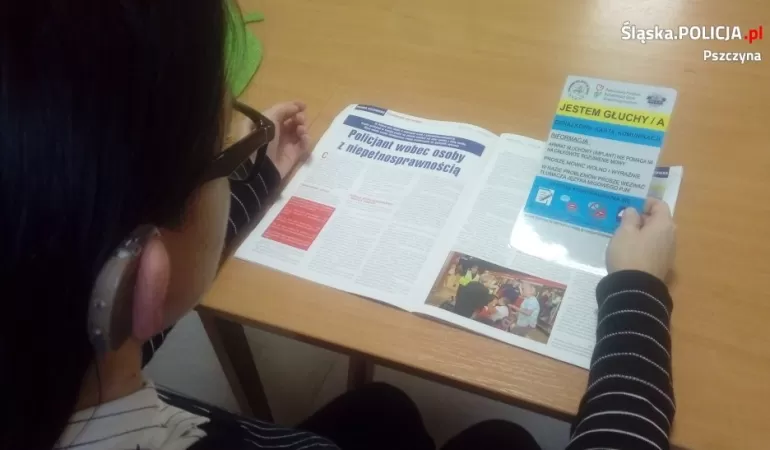 O zagrożeniach w sieci na spotkaniu z niesłyszącym