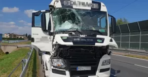Zderzenie dwóch ciężarówek na DK-1 w Pszczynie