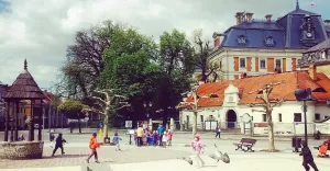 pszczyna,rynek,dzieci,ptaki,zabawa,muzeum,zamek,brama,wybrańców,ławeczka,daisy,studnia,śląsk,s