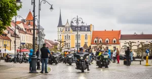 [FOTO] Harleyowcy w Pszczynie! 150 motocykli na rynku