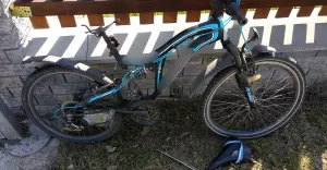 15-latek na rowerze wjechał wprost pod samochód