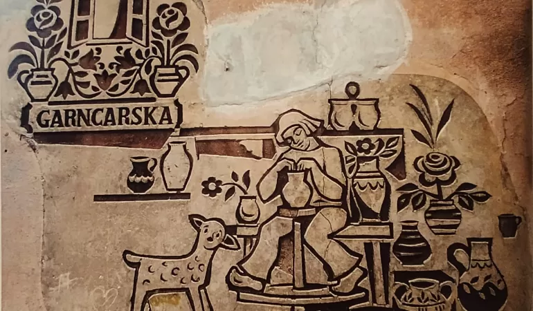 Sgraffito autorstwa Janiny Czeczot-Kiedosna ulicy Garncarskiej