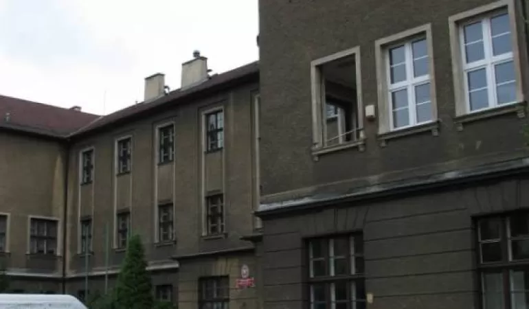 PG 1: Szkolne oceny w komputerze