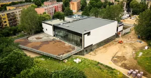 Prace wykończeniowe na budowie Pszczyńskiego Centrum Kultury