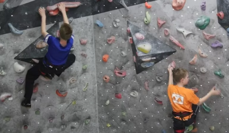 Uczniowski KlubSportowo-Turystyczny "DIABLAK"