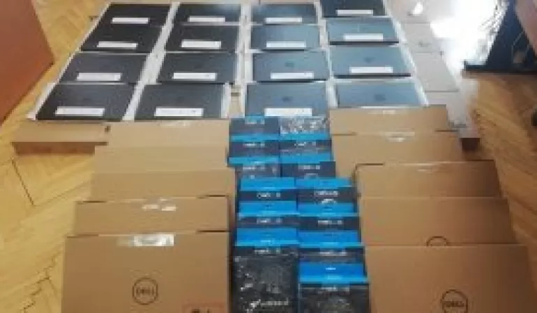28 laptopów trafi do szkół w gminie Miedźna