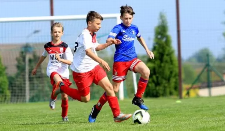 Młodzicy młodsi: LKS Łąka - Iskra 28.04.2018