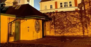 toaleta publiczna w pszczyńskim parku