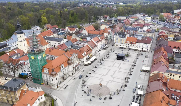 rynek w Pszczynie, Muzeum Zamkowe, zamek, ratusz, urząd miejski, kościół ewangelicki