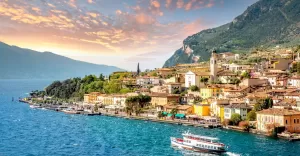 Limone sul Garda shutterstock 2460567937