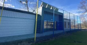 Zaplecze sportowe obok boiska piłkarskiego w Warszowicach przy ul. Strażackiej - 04.02.2025