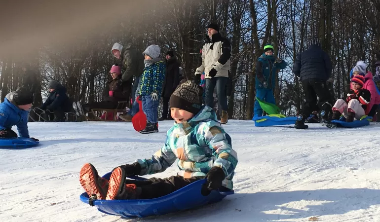 zima, sanki, eiskeller, dzieci, śnieg