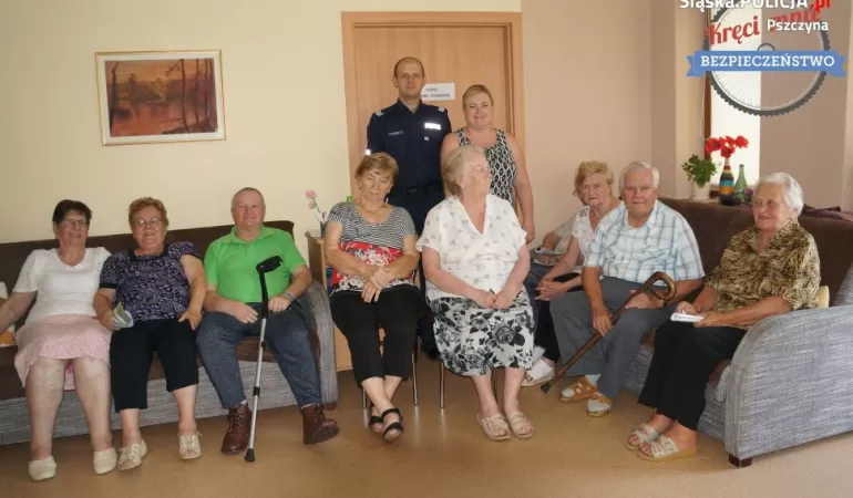 Policja, seniorzy, bezpieczeństwo
