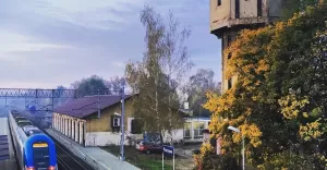 25października,pszczyna,pless,pogoda,dworzec,dworzeckolejowy,pociąg,wieża,środa,poranek,jesień