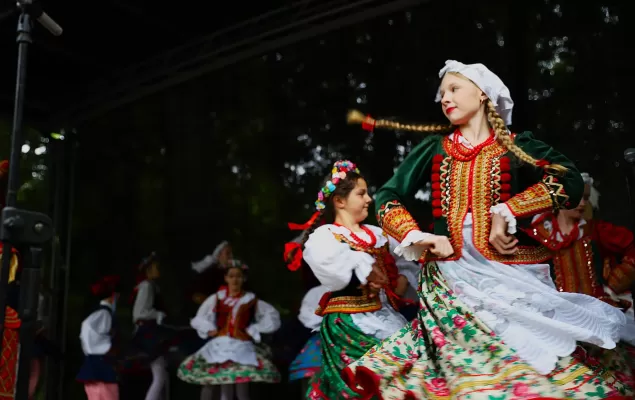 [ZDJĘCIA] Małym Brzym: spotkanie z kulturą ludową w wykonaniu najmłodszych