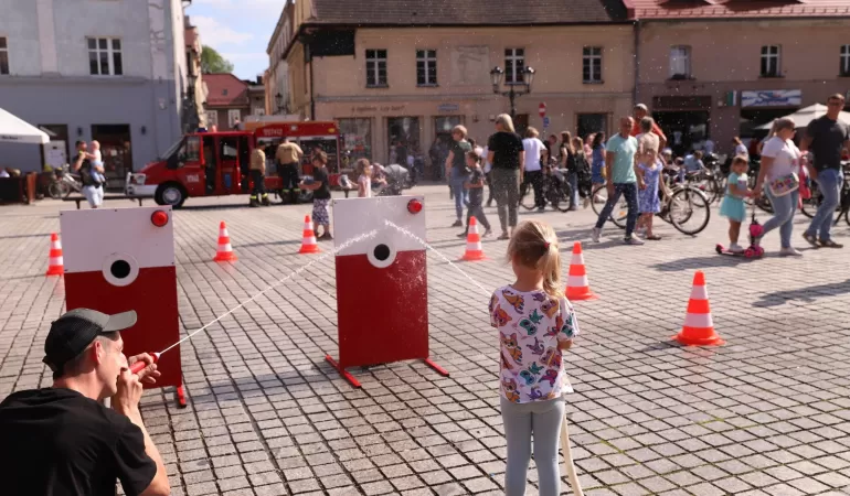 Open up! Pszczyński Dzień Tańca i festyn strażacki na pszczyńskim rynku!  - strażacy