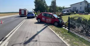 Pawłowice: "L-ka" wjechała w ogrodzenie