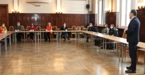 Spotkanie z pedagogami w sali sesyjnej Starostwa Powiatowego