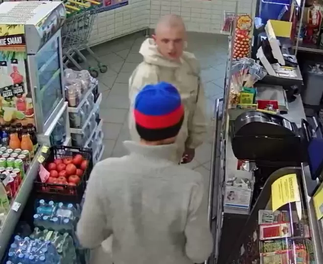 Ukradli skarbonkę z datkami charytatywnymi. Rozpoznajesz ich?